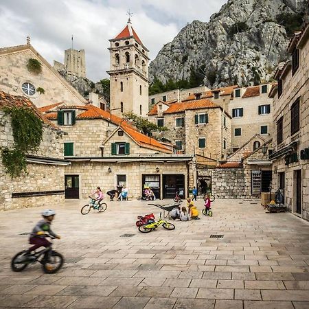 Apartments Joko Omis Luaran gambar