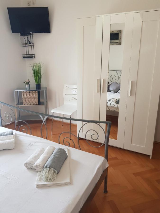 Apartments Joko Omis Luaran gambar