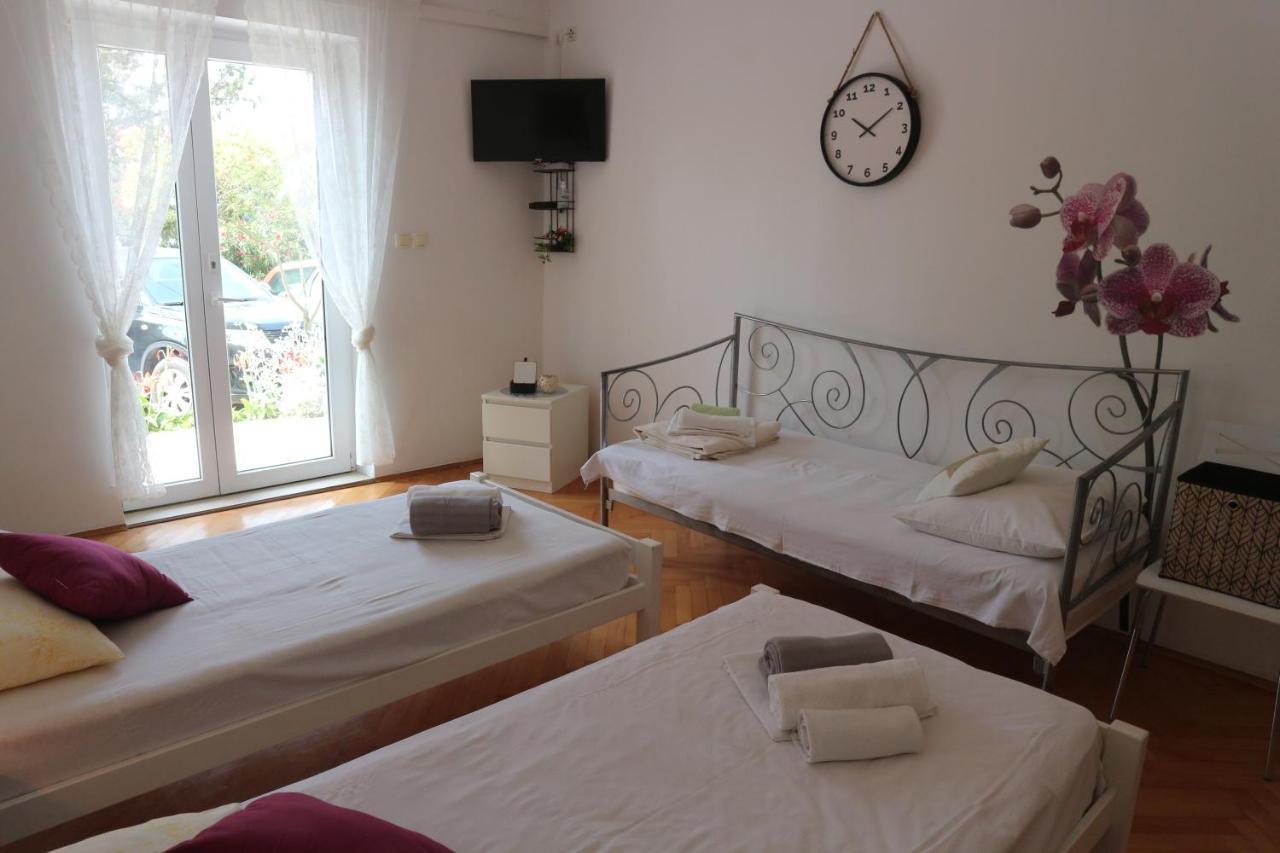 Apartments Joko Omis Luaran gambar