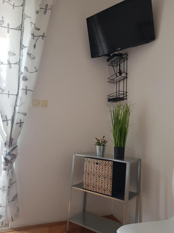 Apartments Joko Omis Luaran gambar