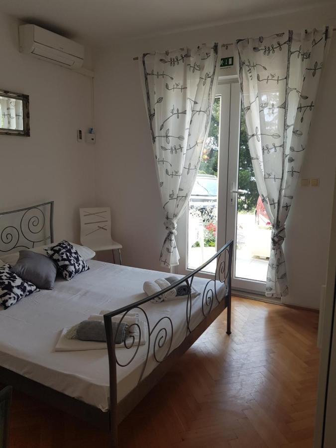 Apartments Joko Omis Luaran gambar