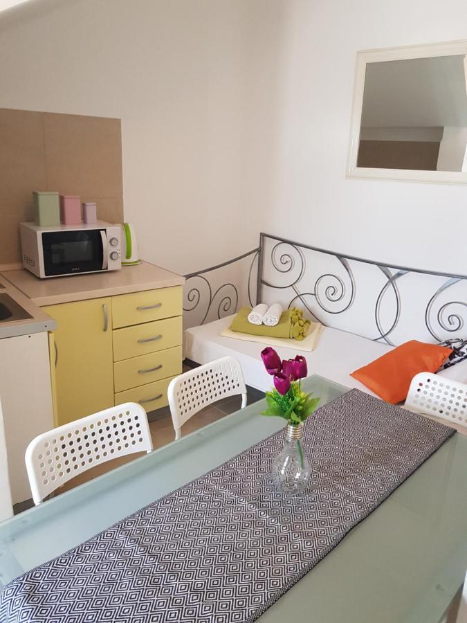 Apartments Joko Omis Luaran gambar