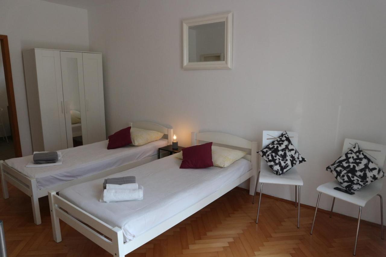 Apartments Joko Omis Luaran gambar