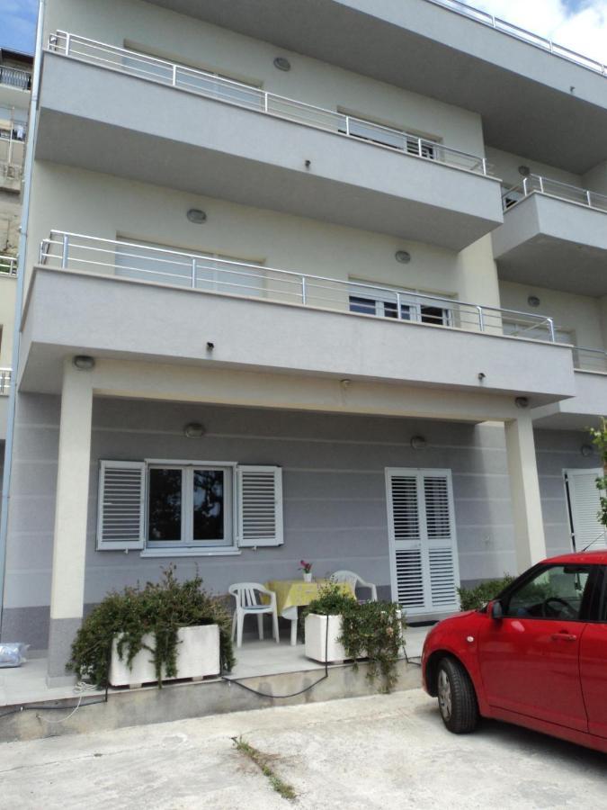 Apartments Joko Omis Luaran gambar
